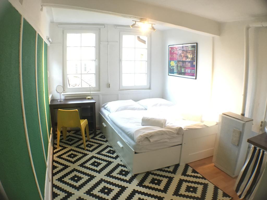 Privatzimmer In Bester Altstadtlage Tübingen Kamer foto